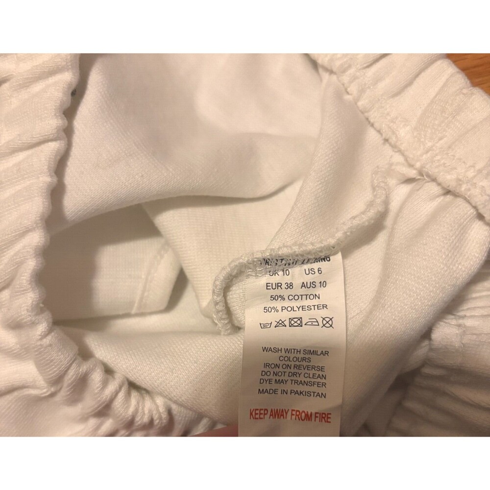Pretty Little Thing White Textured Sleeveless Crop Top Women’s Size 6 - Picture 6 of 6